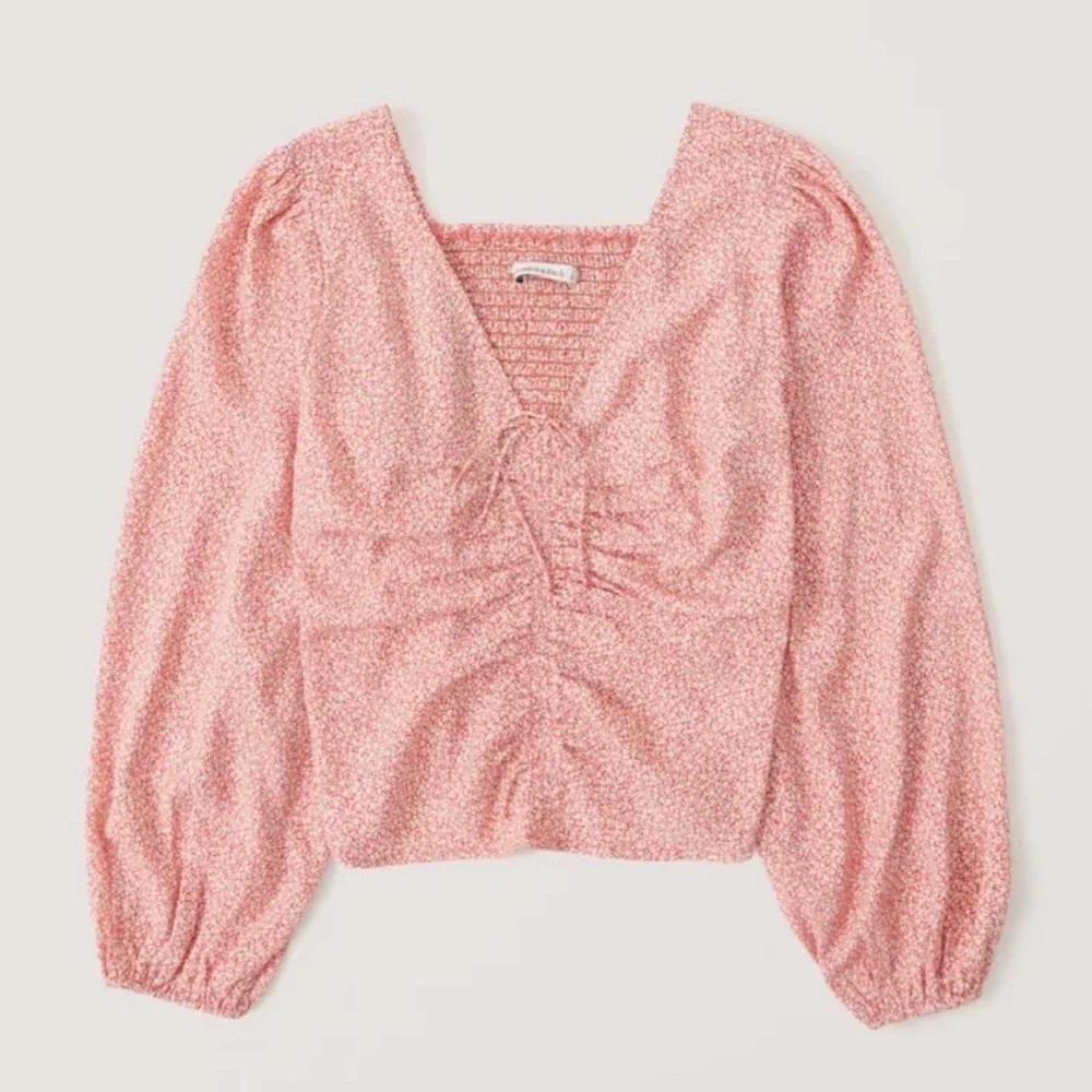 Abercrombie Floral Cinched Front Long Sleeve Top